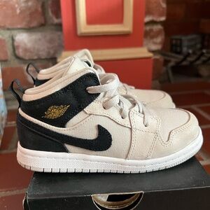 Nike Jordans 1 Toddler 10c